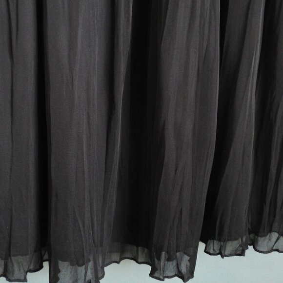 New Directions Black Knee Length Mesh Skirt - Large - Picture 4 of 5